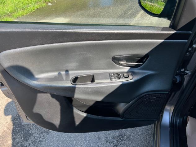 Lancia Ypsilon 0.9 TwinAir 85 CV 5 porte Metano Ecochic Silver - Foto 7