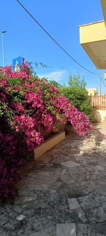 Luminoso Appartamento in Villa con Giardino Esclusivo – Statte - Foto 3