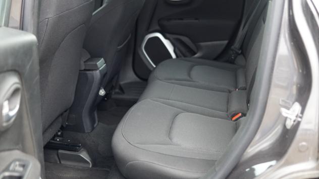 Jeep Renegade 1.6 Mjt 120 CV Longitude - Foto 8