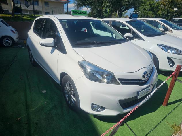Toyota Yaris 1.0 5 porte Lounge - Foto 3