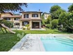 Villa di 150 m² con 4 locali e box auto in vendita a Besozzo