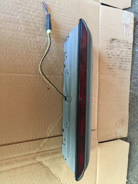 Luce 3 / terzo STOP Portellone Posteriore / Baule Subaru Forester 1999