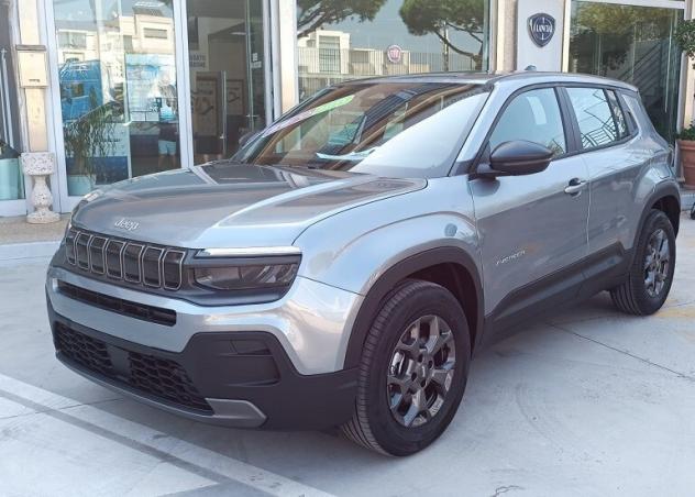 Jeep Avenger e-Hybrid Longitude 1.2 110cv DCT MHEV - Foto 3