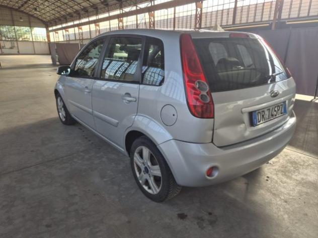 FORD Fiesta 1.2 16V 5p. Ghia rif. 24066957 - Foto 7