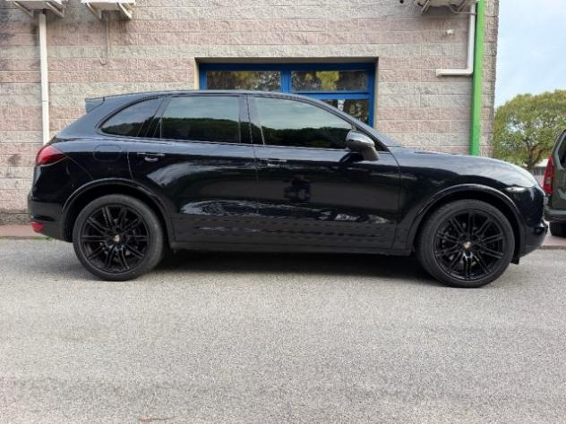 PORSCHE Cayenne 3.0 V6 TDI 245CV TIPTRONIC TETTO PANORAMICO rif. 24180600 - Foto 2