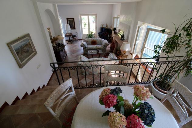 VILLA di 15 vani e di 300 mq (PIETRASANTA - Pietrasanta) rif. 046 - Foto 2