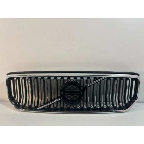 VOLVO XC40 18 Griglia del radiatore - 17759