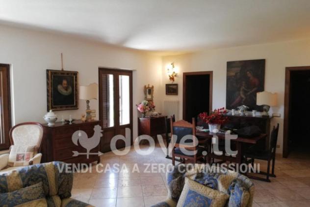 Rustico / Casale di 1050 m² con più di 5 locali e posto auto in vendita a Montepulciano - Foto 13