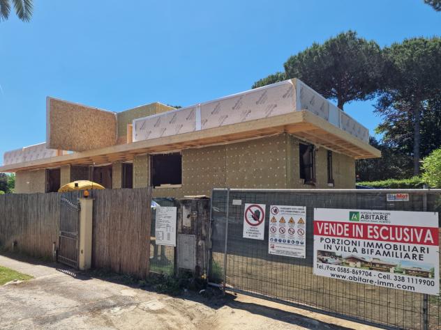 CINQUALE, vendesi in esclusiva di vendita 2 villette indipendenti e affiancate di nuova costruzione (bioedilizia) con giardino, terrazza e solarium: s