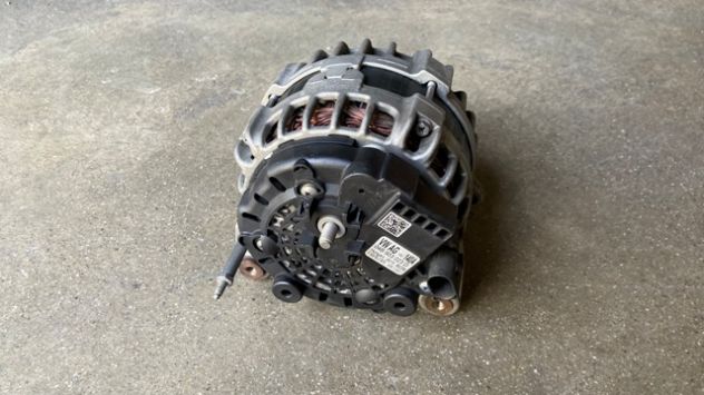 Alternatore Volkswagen Polo 1.4TDI del 2015 (04B903023D) - Foto 4