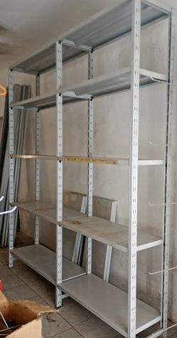 Scaffali per magazzino