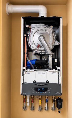 Caldaia a Condensazione Ariston Clas One 24 kW wifi Comprensiva di installazione - Foto 2