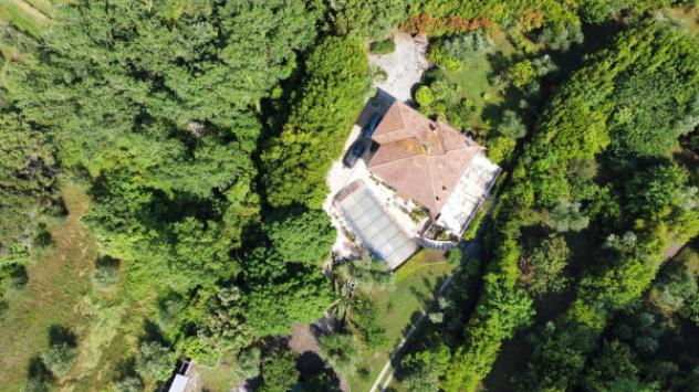 Villa di 303 m² con più di 5 locali in vendita a Collesalvetti - Foto 2