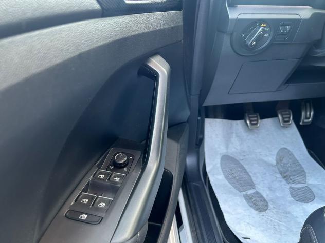 Volkswagen T-Cross 1.0 TSI 116 CV C.MANUALE R-LINE CARPLAY NEOPATENTATI - Foto 7