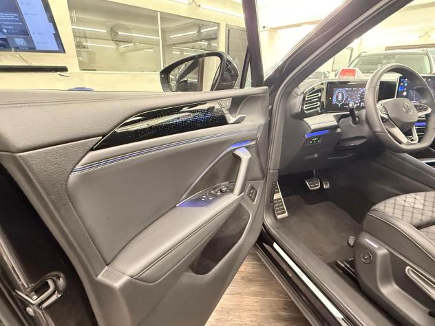 Volkswagen Tiguan 2.0 TDI 193 CV DSG 4MOTION R-Line - Foto 9