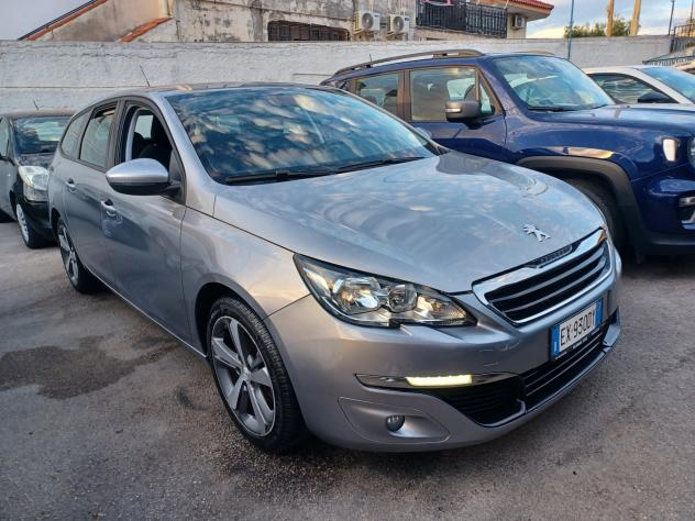 Peugeot 308 1..6 HDI 115CV ALLURE S.W. - Foto 2