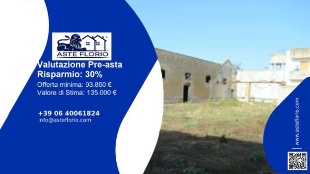 Immobile in asta di 692 m² con più di 5 locali in vendita a Squinzano - Foto 2