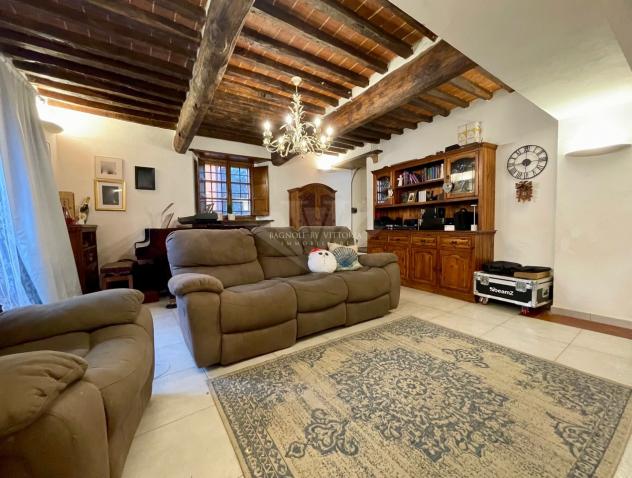RUSTICO di 10 vani e di 250 mq (PIETRASANTA - Crociale) rif. 037 - Foto 10
