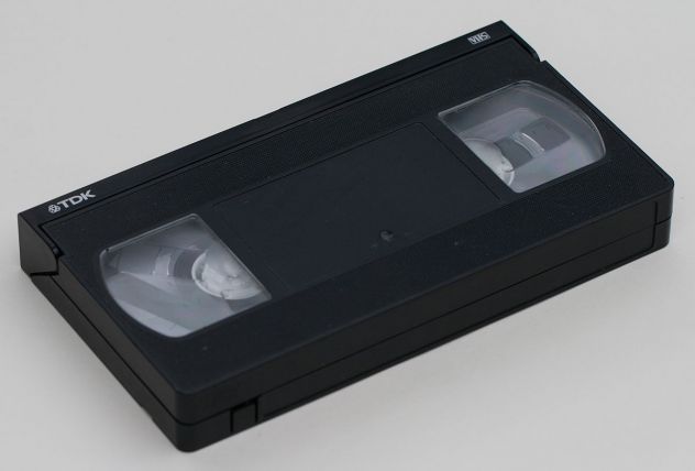 Riverso le vecchie VHS ,mini dv, super 8 e qualsiasi formato in DVD-USB - Foto 3