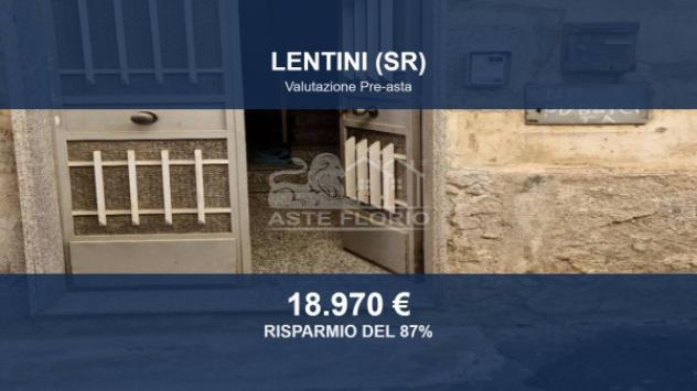 Immobile in asta di 101 m² con più di 5 locali e box auto in vendita a Lentini