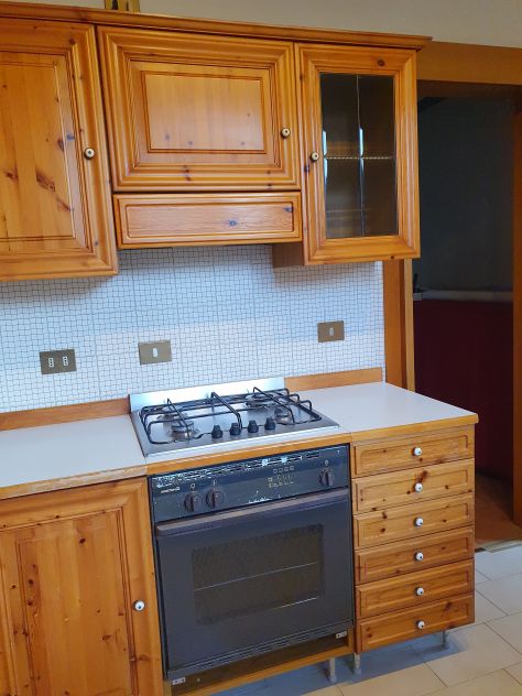Cucina completa in vero legno di Ciliegio Naturale ben conservata - Foto 5