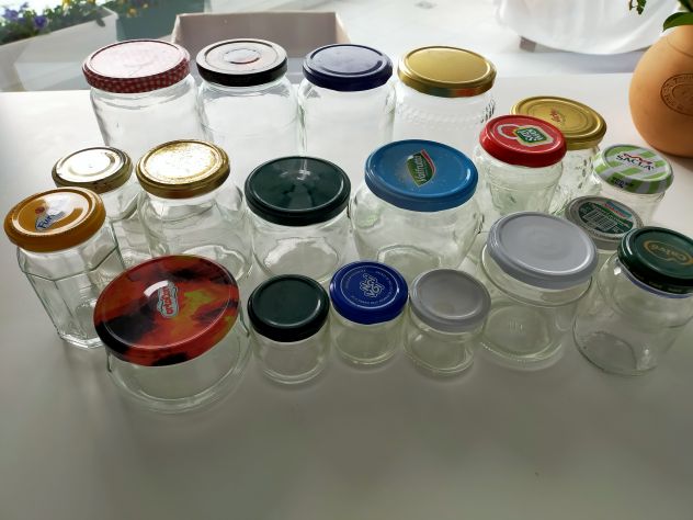 vasetti in vetro e bottiglie per salsa per conservare alimenti in cucina - Foto 3