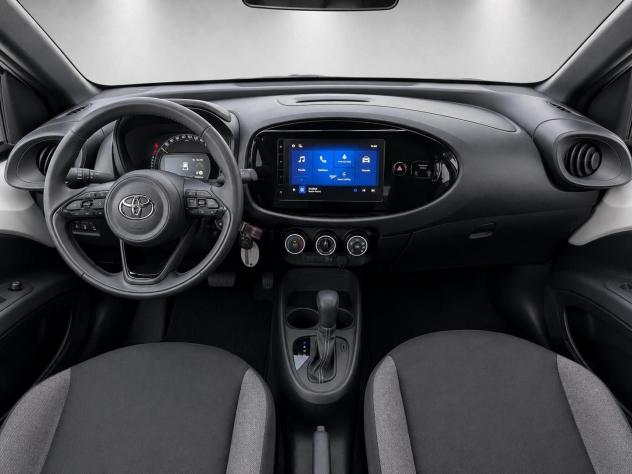 Toyota Aygo X 1.0B (72 CV) Active S-CVT - Foto 7