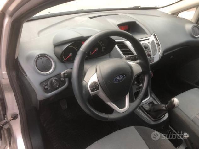 Ford Fiesta 1.4 5 porte Bz.- GPL Titanium - Foto 4