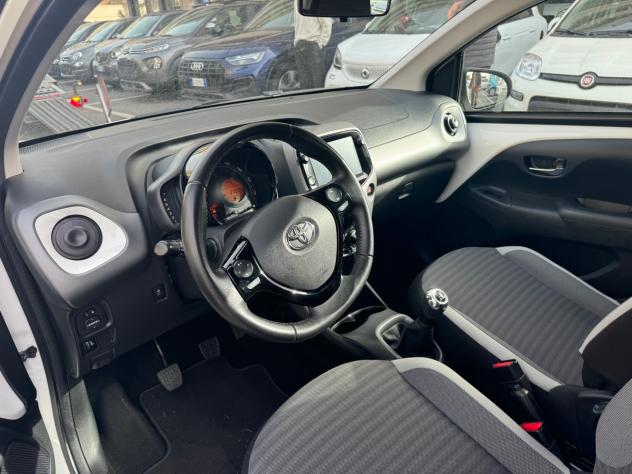 Toyota Aygo Connect 1.0 VVT-i 72 CV 5 porte x-play LED NAVI KAMERA CERCHI 16 PDC BLUETOOTH - Foto 9