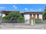 Ampia Villa Indipendente con Giardino Privato e Seminterrato