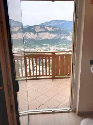 COLLINA EST TRILOCALE con GIARDINO