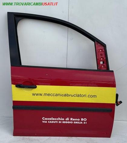 PORTA ANT.D. ROSSA C/ALZ. E SERR. VTR. ROTTO 999-U1307482 Carrozzeria Lamierati esterni Porte Porta ant. dx. VOLKSWAGEN - CADDY - 01-02-2004 - 01-