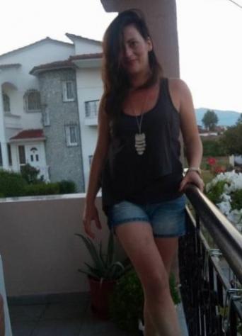 carina_37: alta 167cm, 57kg, cerco uomo vicino Tel: