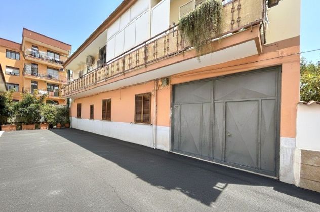 APPARTAMENTO PIANO TERRA AMPIA METRATURA OTTIME CONDIZIONI-MONDRAGONE -RIF.V3254