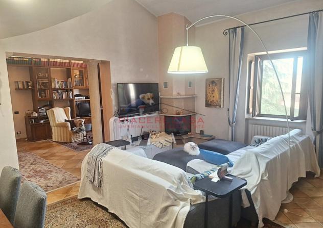 Orvieto centro - Appartamento con vista, magazzino e area esterna privata in vendita in pieno centro storico - Foto 3