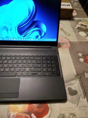 HP NOTEBOOK G8 255 CPU 3020e RAM 8 GB Disco SSD 256 GB - NUOVO - - Foto 4