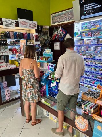 tabaccheria lotto servizi zona tuscolana cedo in vendita