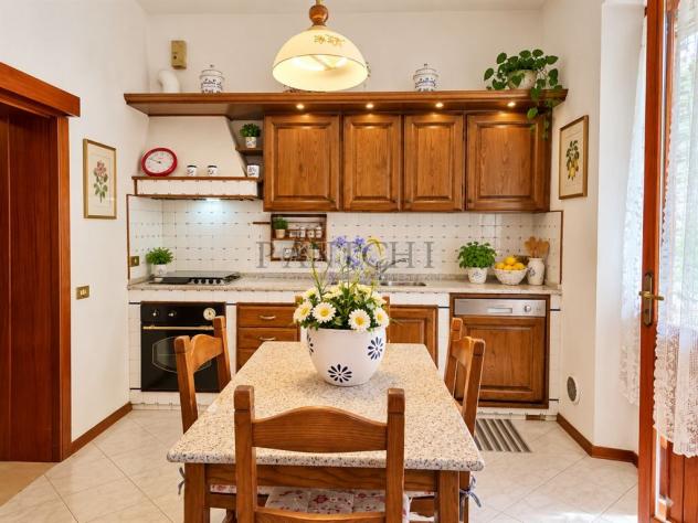Appartamento piano primo, con ampio garage e orto - Foto 2