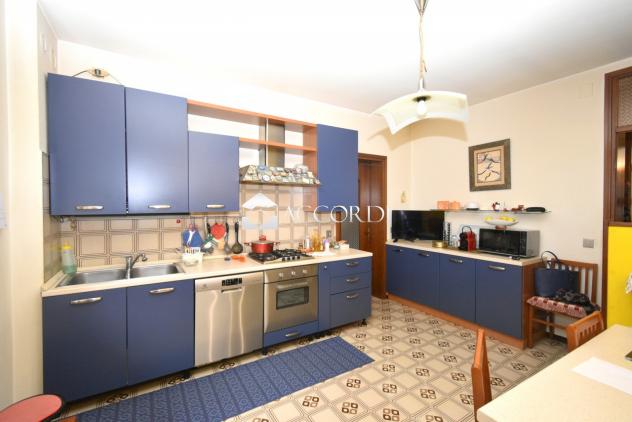 CASA INDIPENDENTE di 4 vani e di 380 mq (GODEGA DI SANT'URBANO) rif. GA8