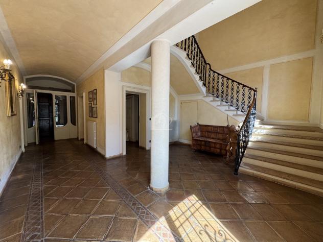 Luzzara vendesi casa indipendente 10 vani 350 Mq - Foto 2