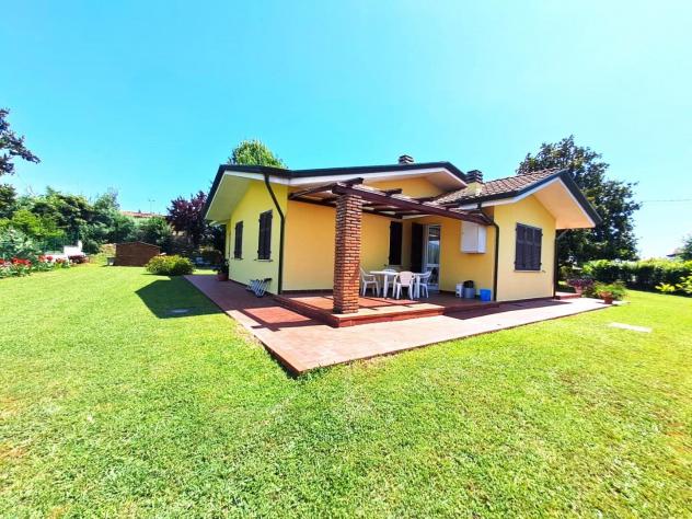 Villa in vendita a Marina di Massa - Massa 120 mq Rif: 1145814