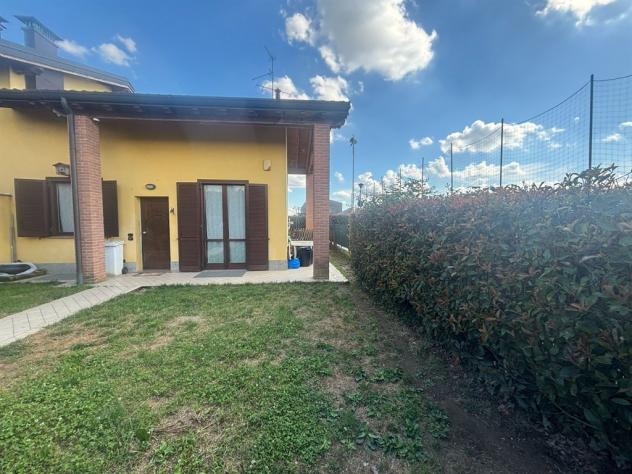Villetta di testa con taverna, doppi servizi e doppio box - Foto 6