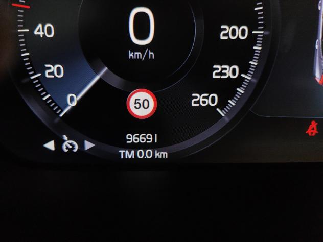 Volvo XC40 T2 Momentum Core Auto Fari LED Front&Lane Assist - Foto 10