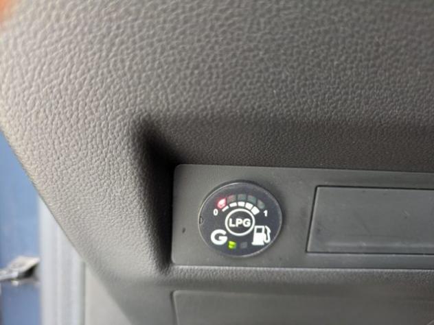 RENAULT Captur TCe 100 CV GPL Zen Retrocamera +Sensori ant. rif. 23837082 - Foto 10