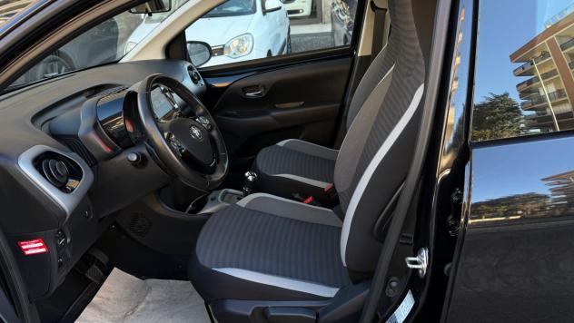 Toyota Aygo Connect 1.0 VVT-i 72 CV 5 porte x-play MMT LED NAVI KAMERA PDC CERCHI 16 - Foto 10