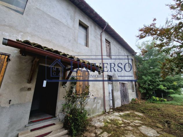 PORZIONE DI CASCINA CON AMPIO GIARDINO PRIVATO - Foto 4