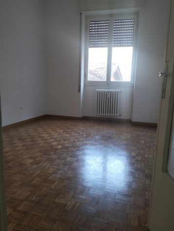 Borgo Trento affittasi ampio quadrilocale con garage e cantina - Foto 4