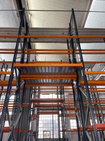 Scaffali per svariati settori