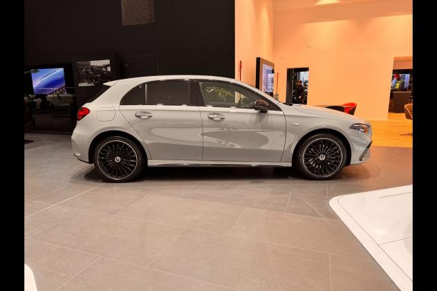 Mercedes-Benz Classe A A 250 e phev Alpine Grey Edition auto - Foto 5