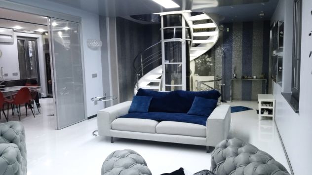 Villa 220 mq rifnita, con box auto doppio, Soccavo